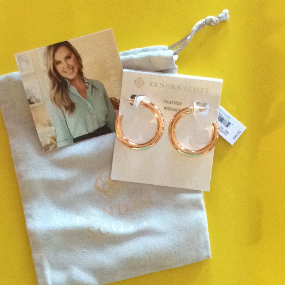 Kendra Scott Colette Hoop Earrings in rose gold